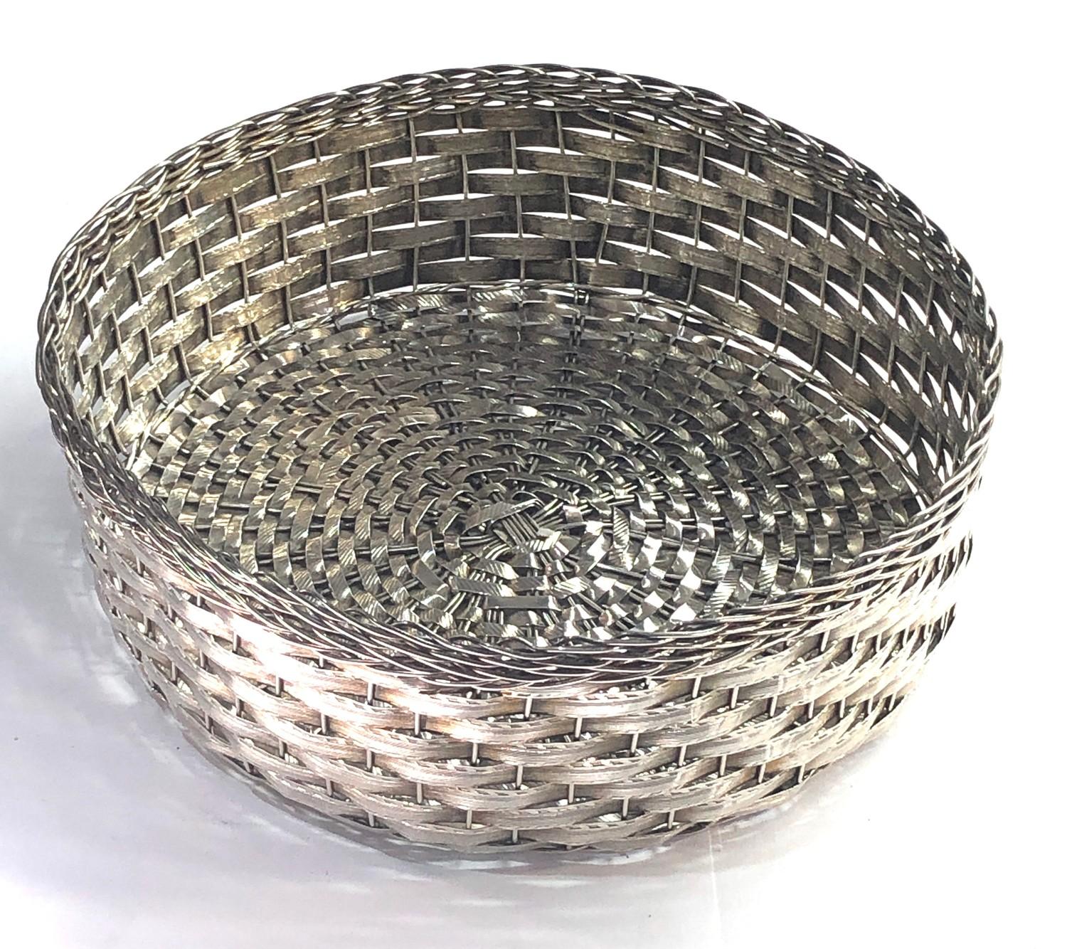 Italian silver woven basket hallmarked 925 italia sacchi-firenze measures approx 16cm dia height5. - Image 2 of 5