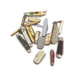 Selection of antique / vintage pocket knives