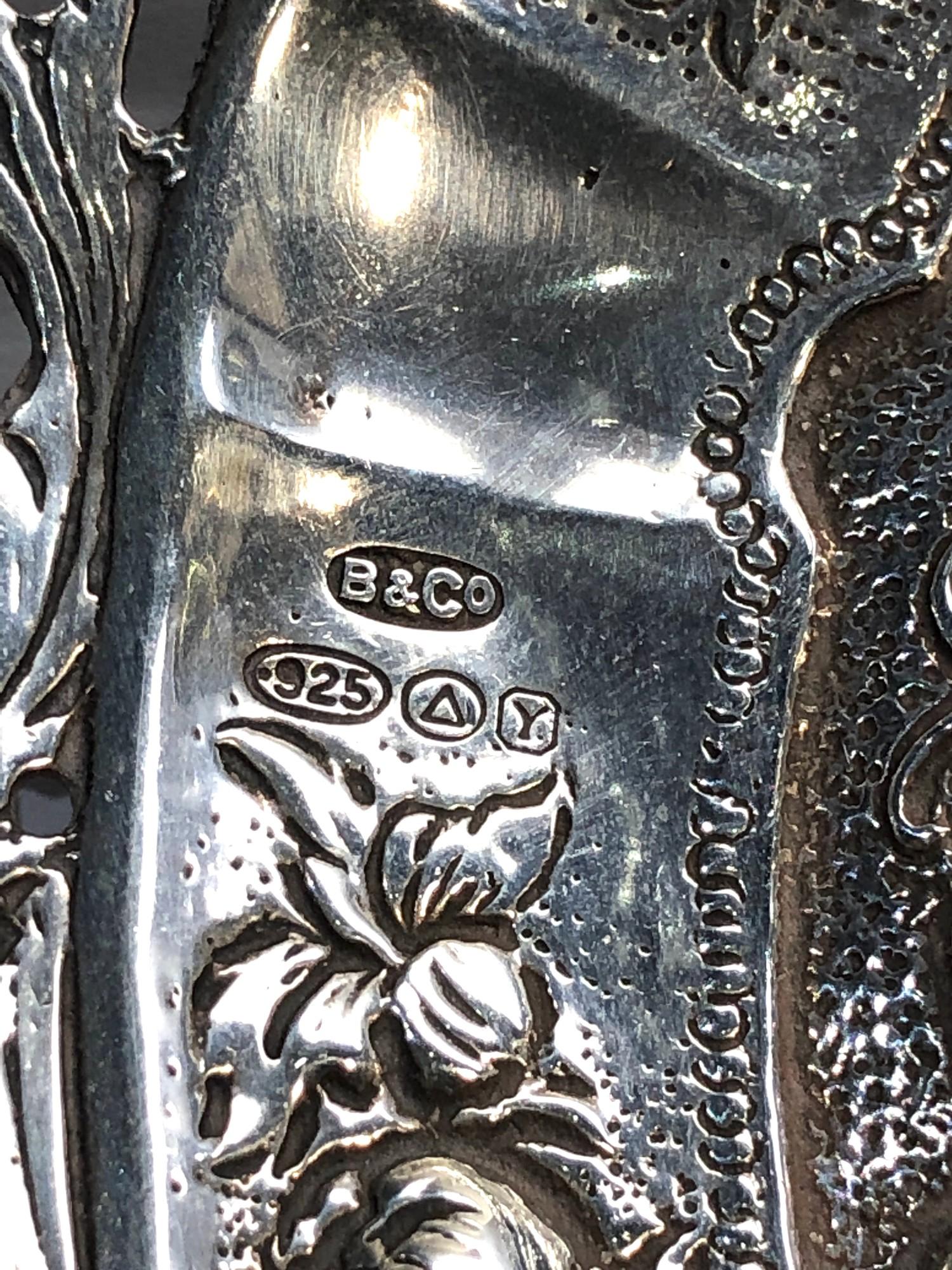 Vintage embossed silver sweet dish measures approx 12.5cm by 9cm weight 83g hallmarked B&Co 925 - Image 3 of 3