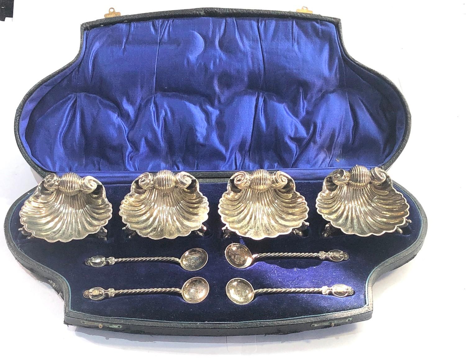 Boxed silver set of 4 clam shell shaped salt bowls in original fitted Case with spoons Birmingham