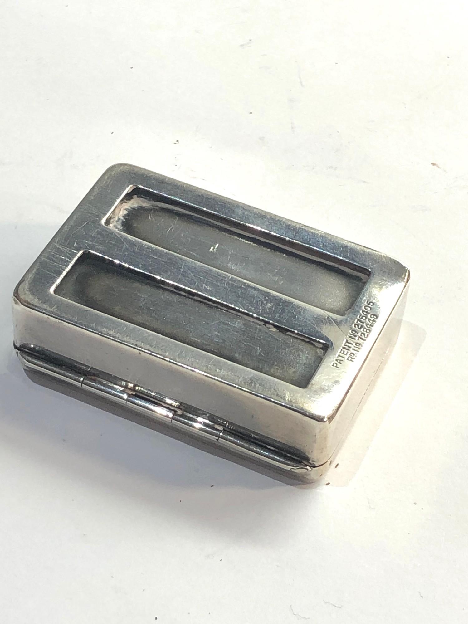 Victorian sampson morden silver box measures approx 62mm by 45mm 20mm deep 2 frame compartments on - Image 2 of 4