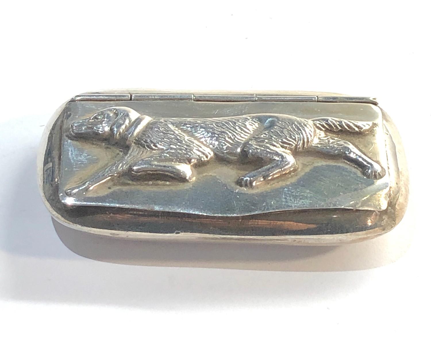 Silver snuff box with dog embossed lid hallmarked 925