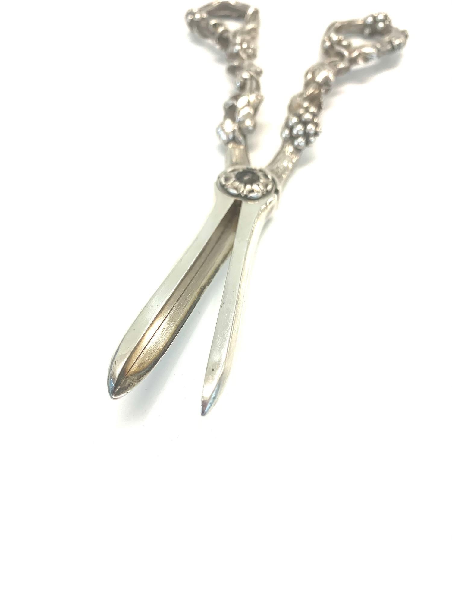 Fine Victorian silver grape shears - Image 2 of 4