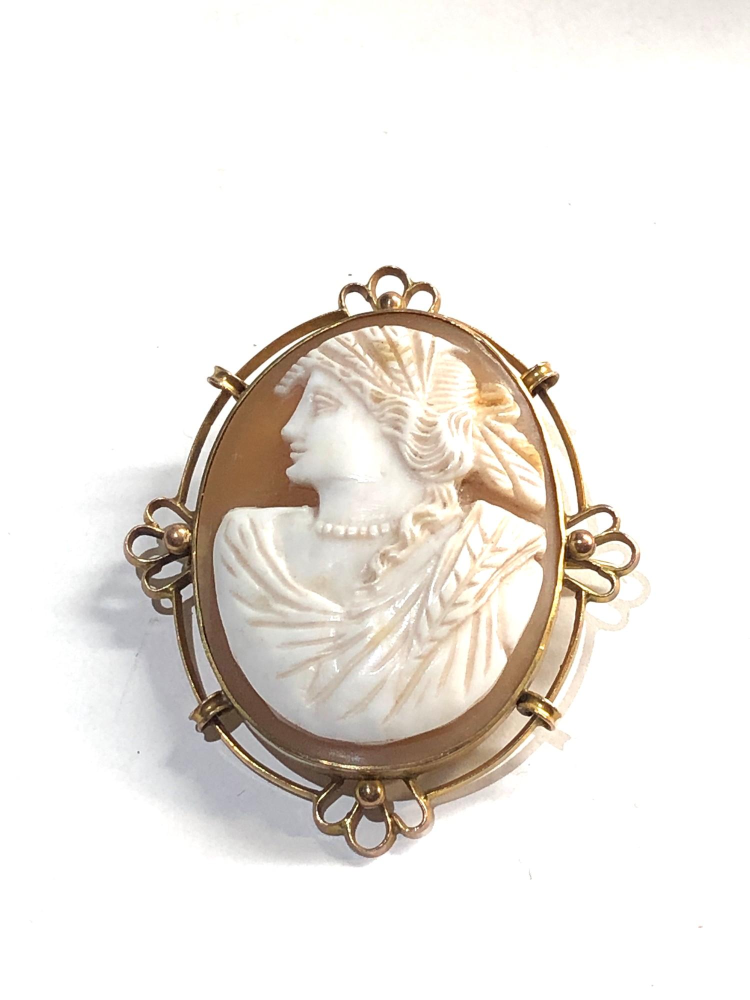 9ct gold cameo brooch