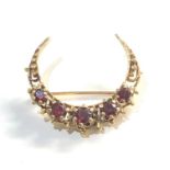 14ct gold garnet crescent moon brooch weight 4.7g