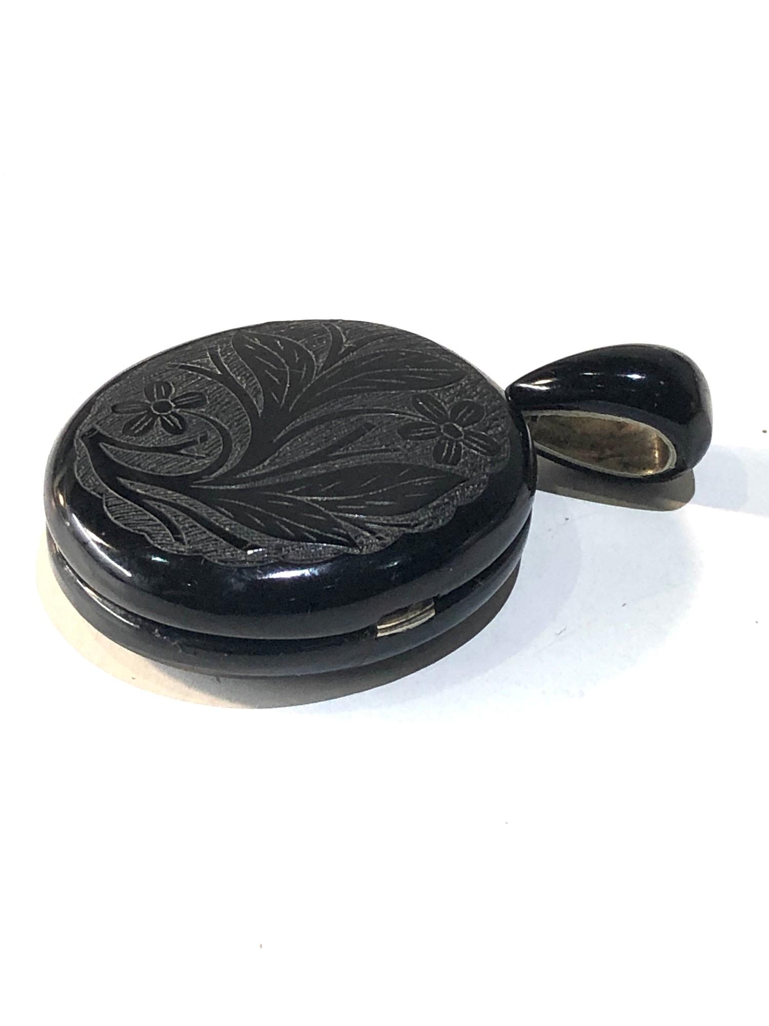 Antique Victorian whitby Jet Locket in good condition measures 6cm by 3.6 cm widest points closed - Image 2 of 4