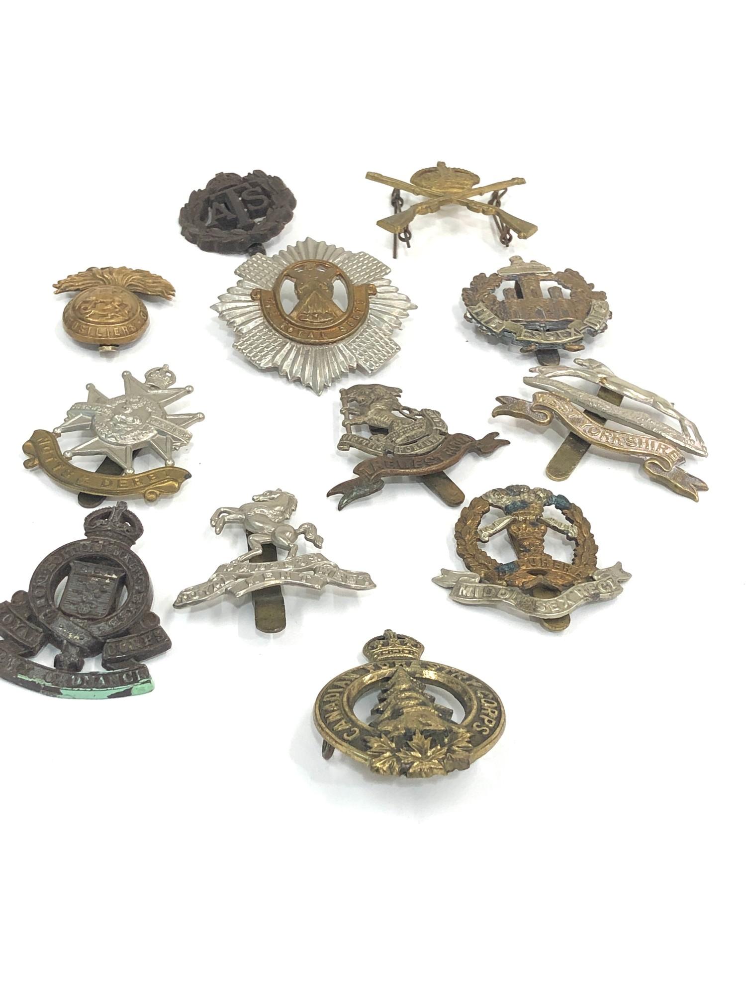 12 military cap badges - Bild 2 aus 2