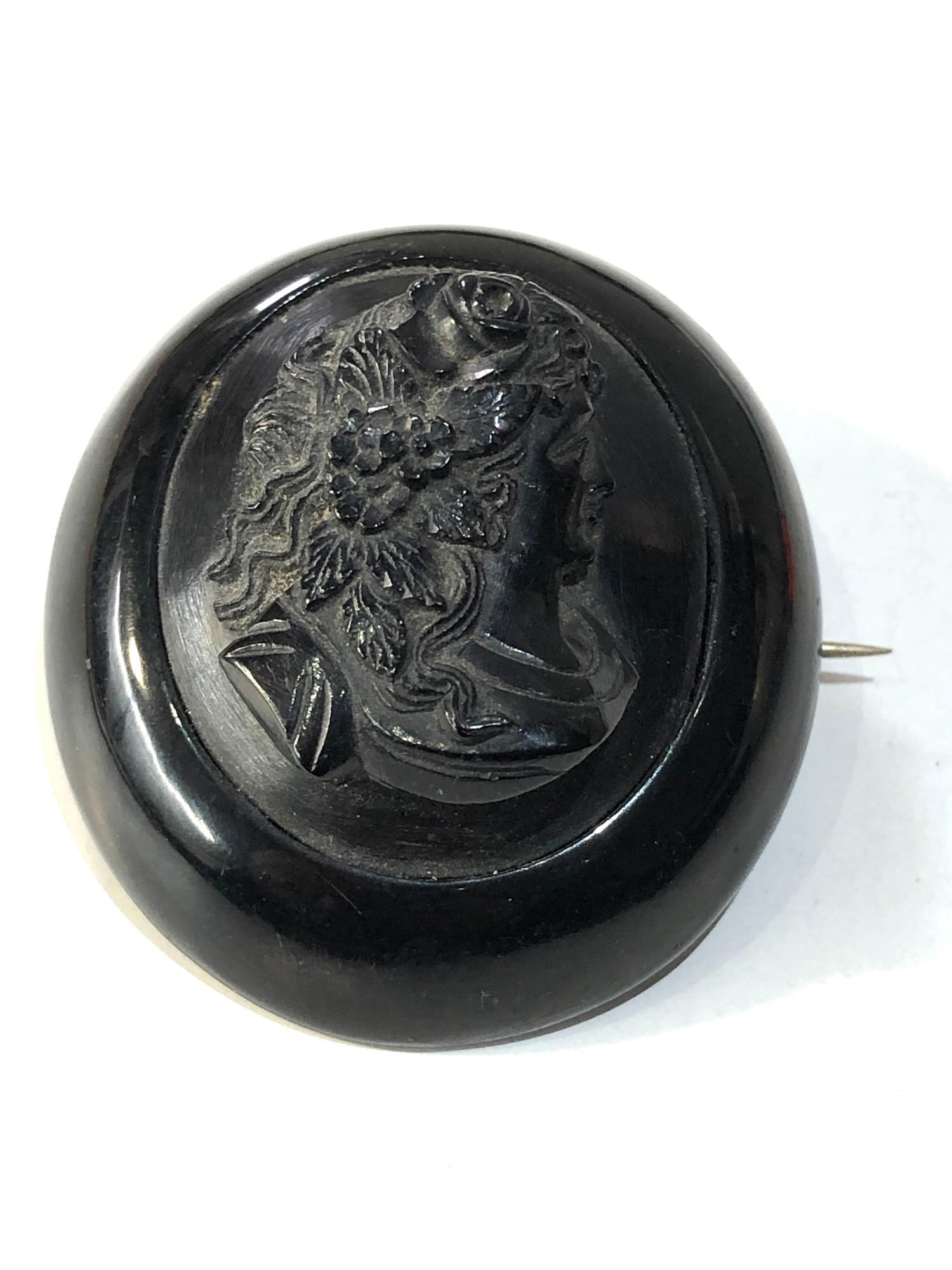 large victorin jet cameo pendant / brooch measures approx 5.4cm by 4.8cm in good condition