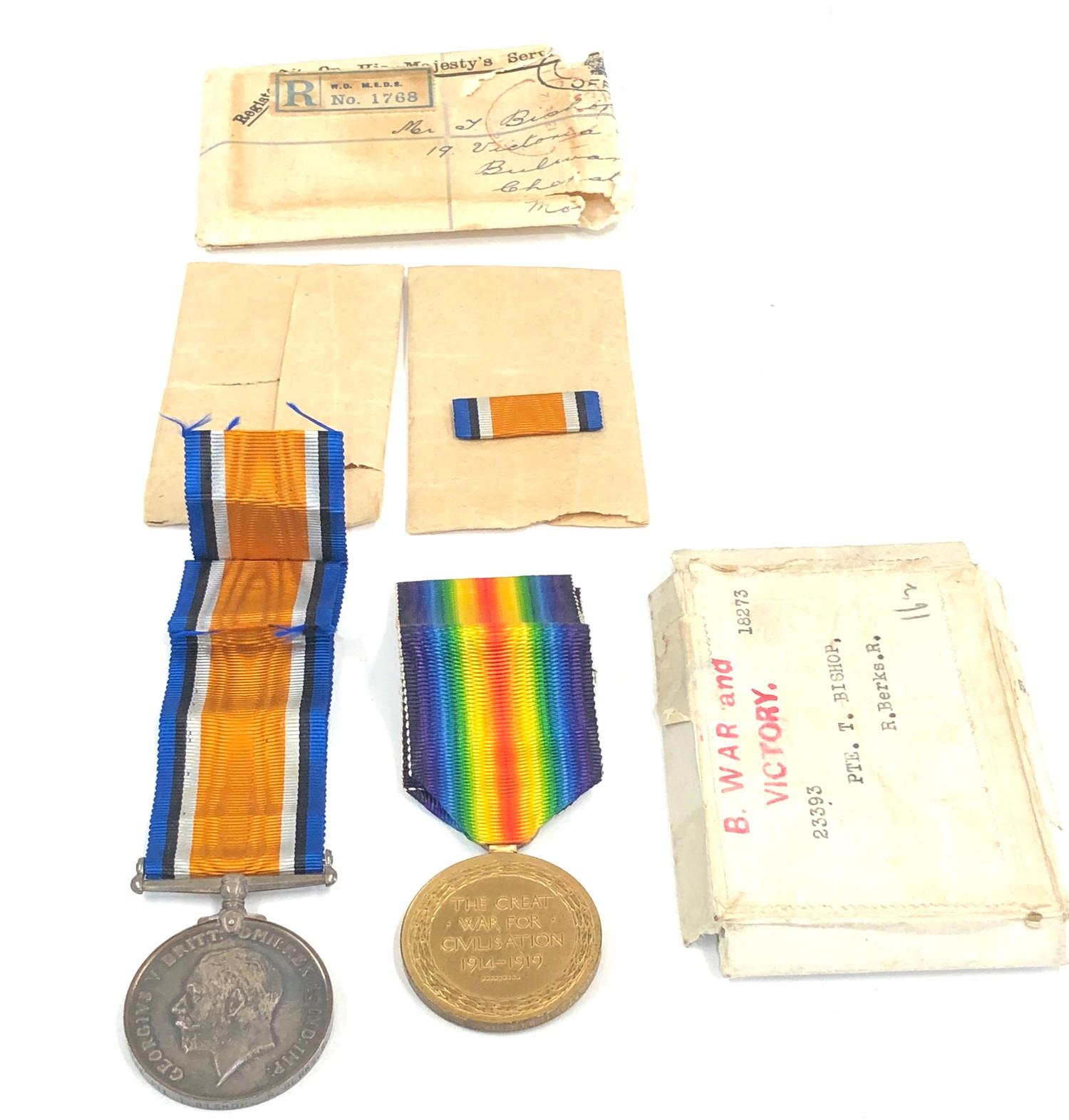 ww1 medal pair with ribbons packets to 23393 pte t bishop royal berks reg