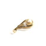 18ct gold diamond & pearl drop pendant 6.7g