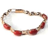 18ct gold Chinese coral bracelet 7.7g