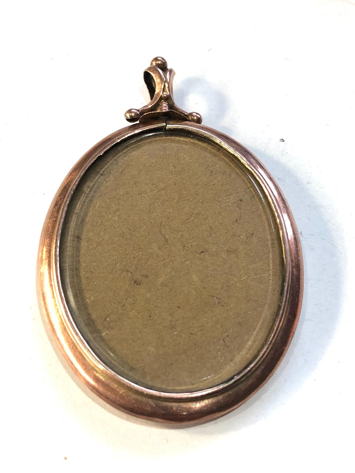 Large Antique 9ct gold picture pendant measures approx 6.3cm by 4.0cm weight 14.4g - Image 2 of 3