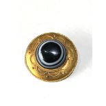 Victorian high carat gold banded agate pin brooch measures approx 3.1cm dia in good condition weight