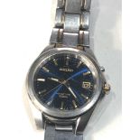 Vintage gents Seiko kinetic 100m 5m62-0d50 wristwatch the watch is ticking when shaken but stops