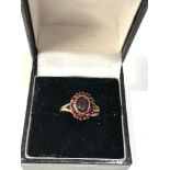 Vintage 9ct gold garnet ring in good condition