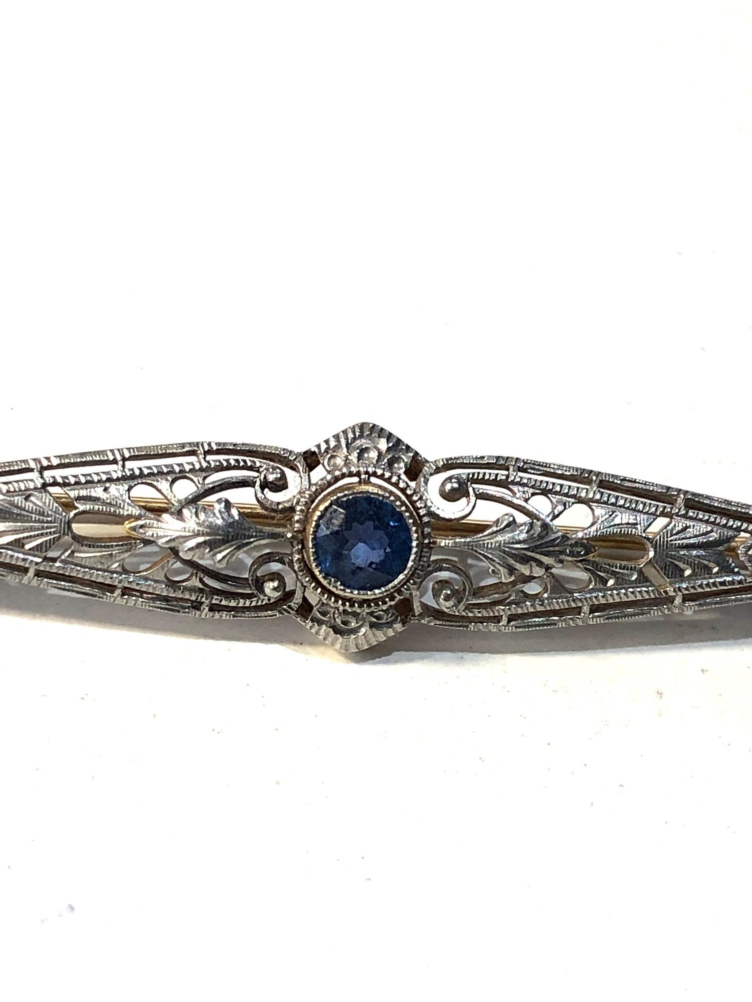 Vintage 14ct gold and platinum sapphire brooch measures approx 5.3cm by 1cm weight - Image 2 of 3