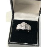 9ct white gold diamond cluster ring 6.5g in good condition