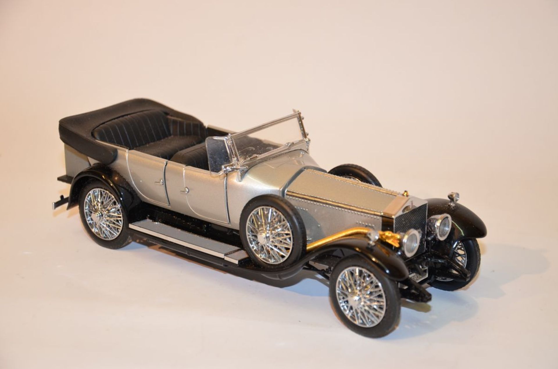 Franklin Mint "1925 Rolls Royce Silver Ghost"