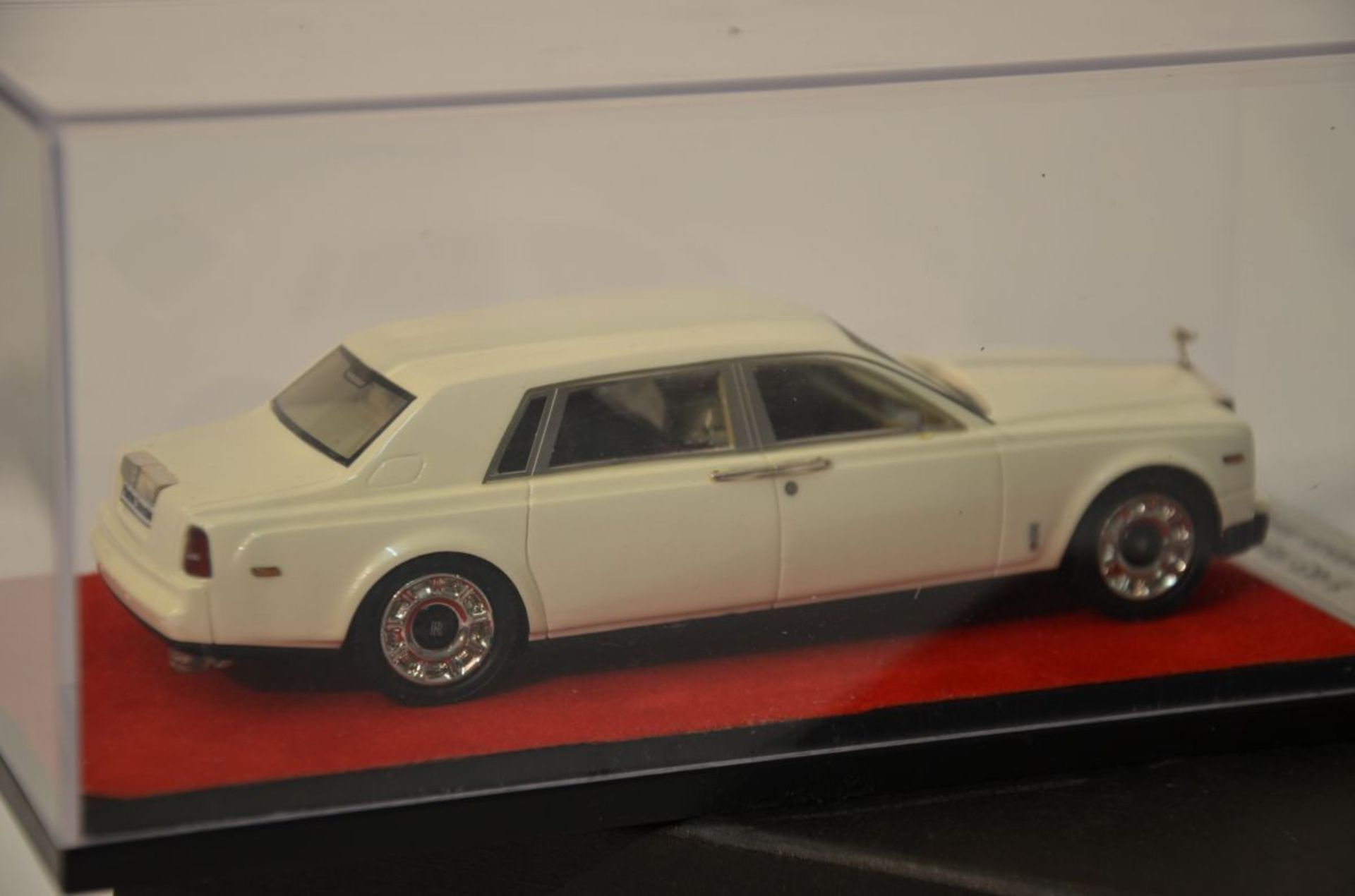 DAMAGED - "2002 Rolls-Royce Phantom Limousine" limited ed. - Bild 3 aus 4