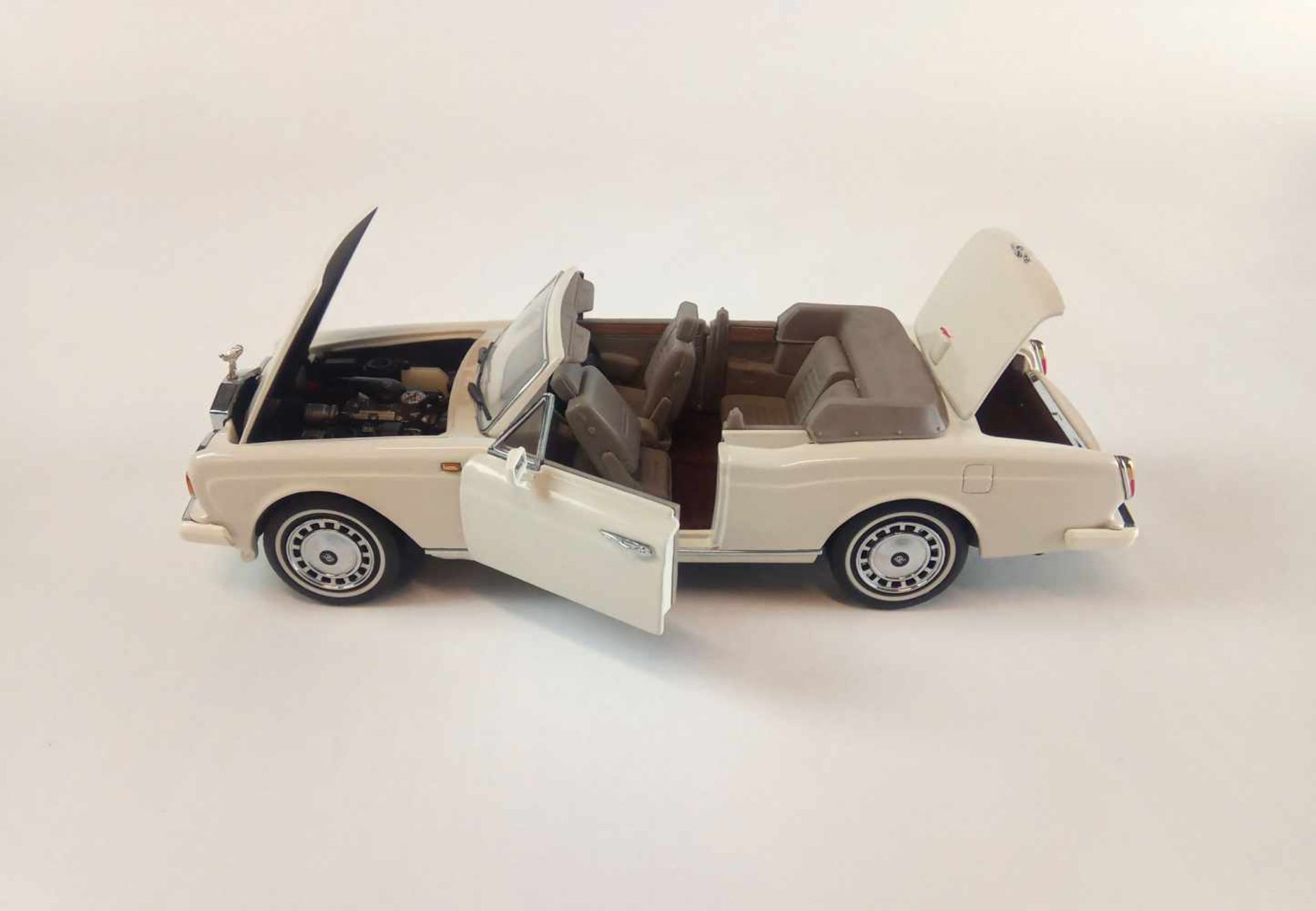 Franklin Mint "1992 Rolls-Royce Corniche IV" 1/24 car model - Bild 2 aus 5