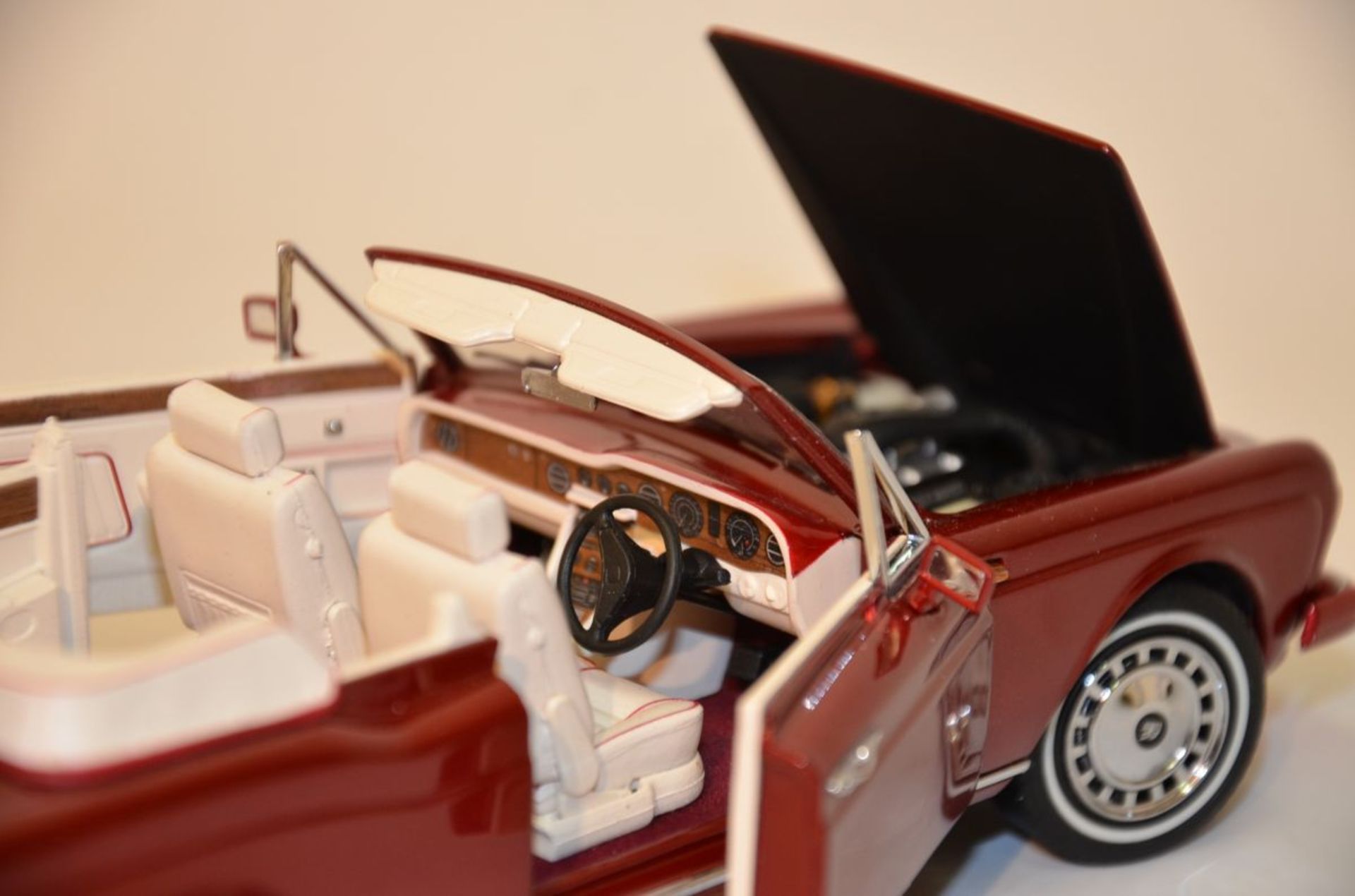 Franklin Mint "1992 Rolls-Royce Corniche limited edition" - Image 3 of 5