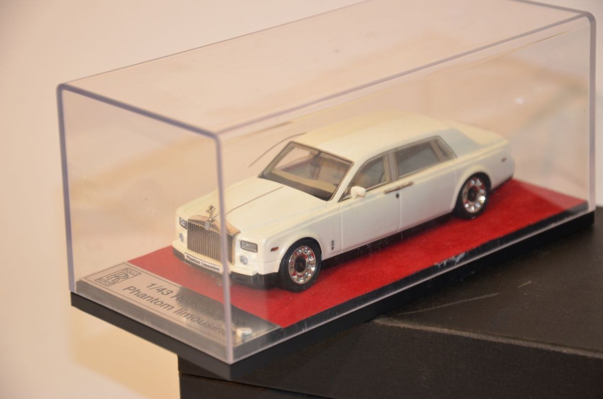 DAMAGED - "2002 Rolls-Royce Phantom Limousine" limited ed. - Bild 2 aus 4