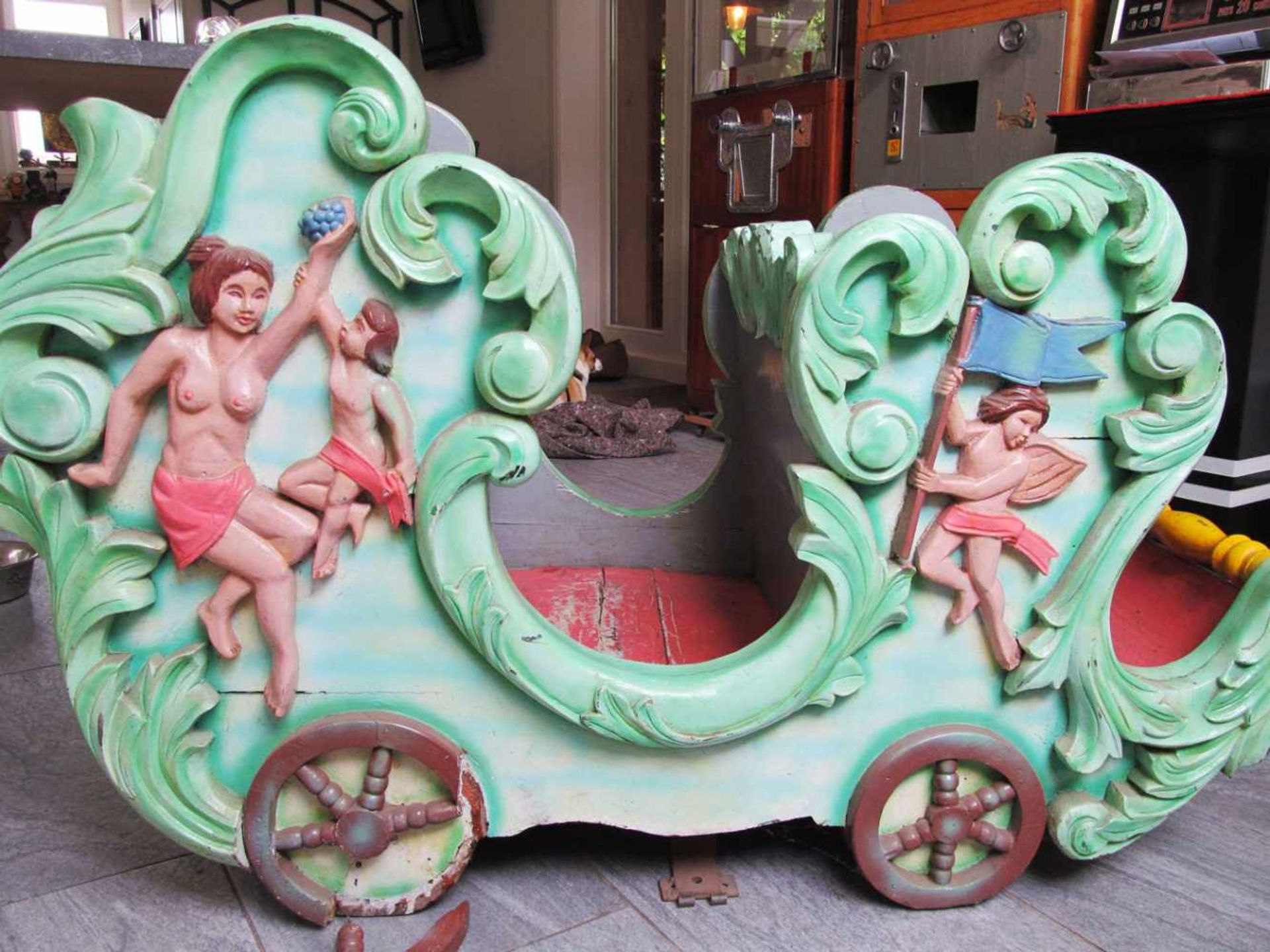 Children's gondolaChildren's gondola with nice wood carvings. Good condition. 60 x 122 x 83 cm. - Bild 8 aus 9