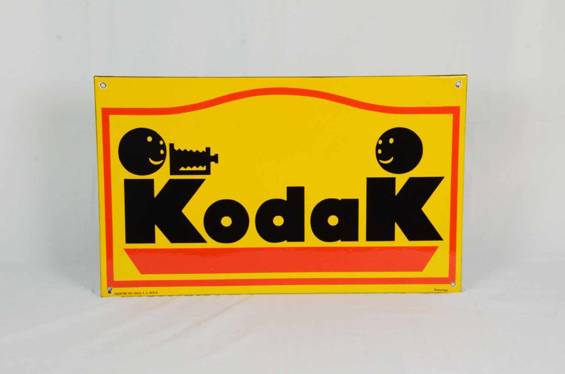 Enamel sign KodakThis enamel Kodak sign has 4 mounting holes. Excellent condition, only missing