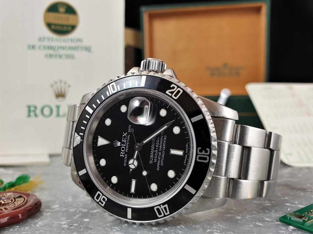 Rolex Submariner 16800Rolex Submariner Date 16800 - One Owner - 1987. This lot will not be present