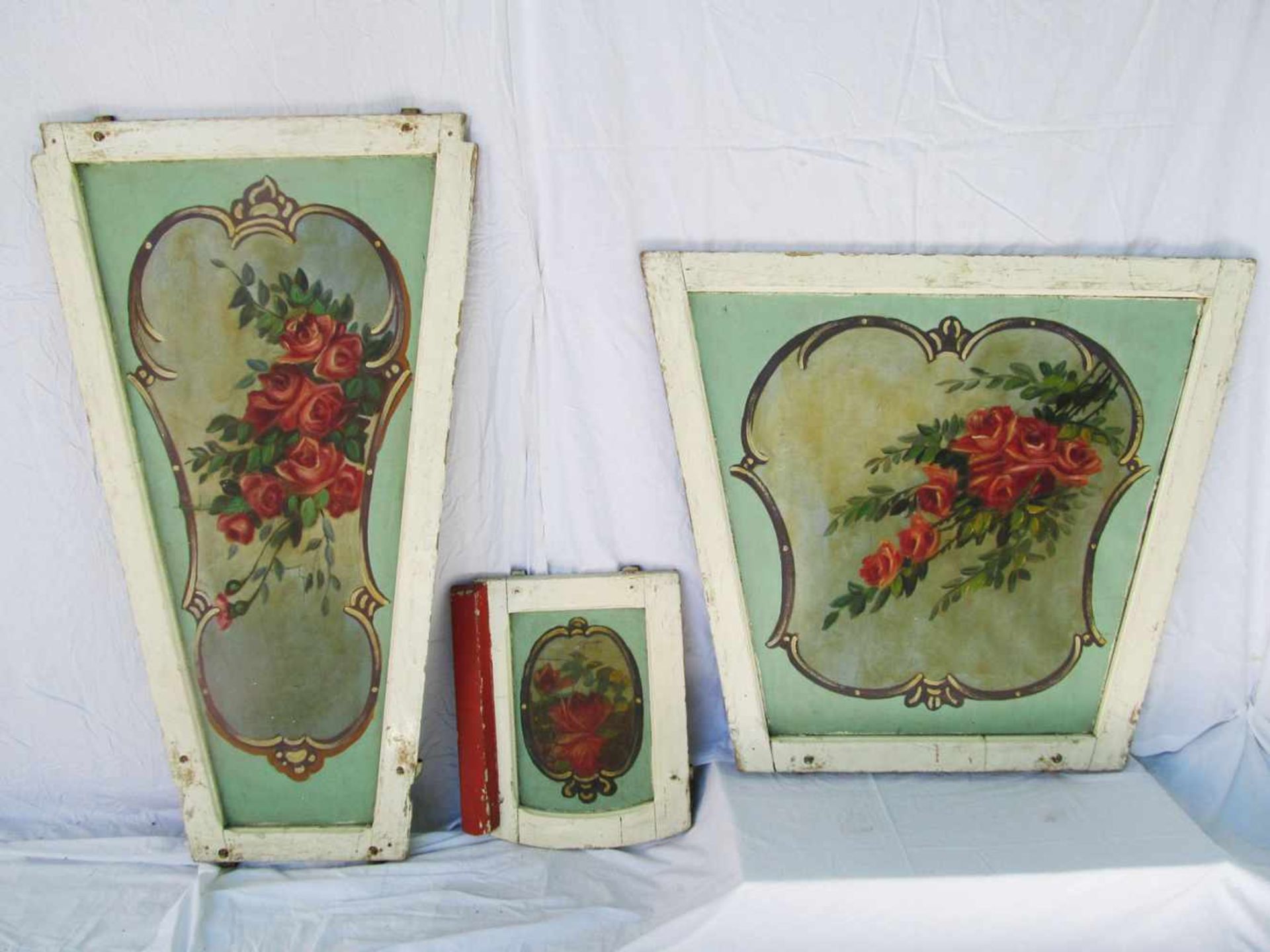 A set of 3 part linen panels with flower artA set of 3 part linen panels with flower art. Size