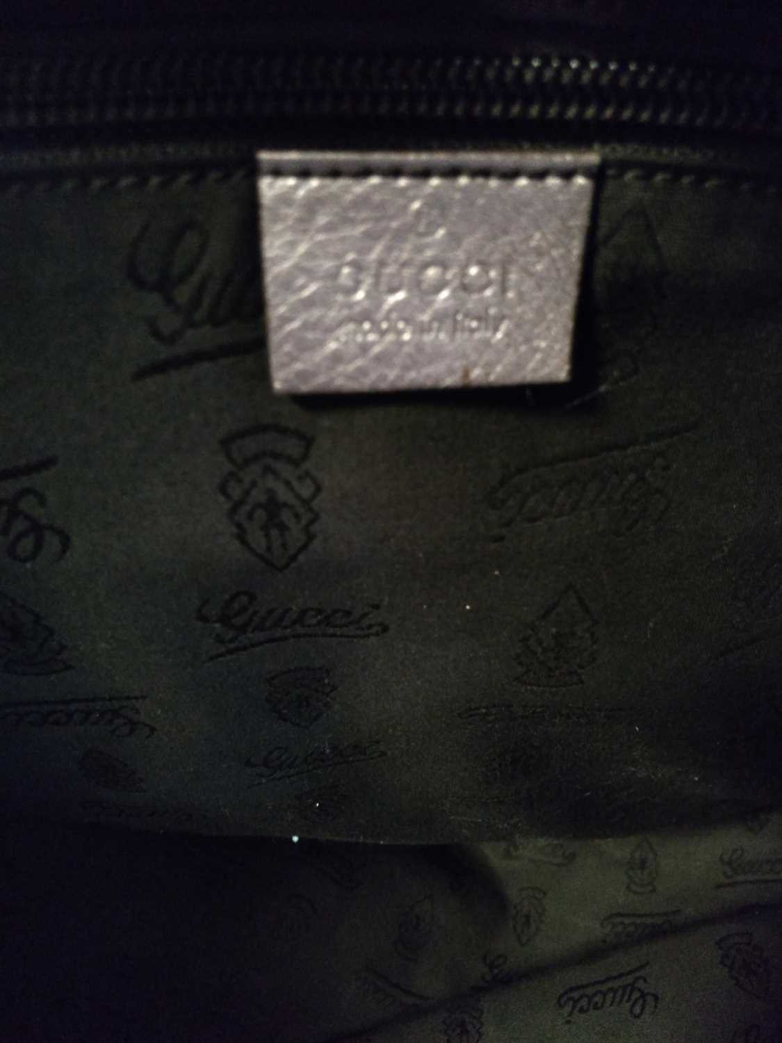 A Gucci metallic lilac coated canvas large tote - Image 3 of 7