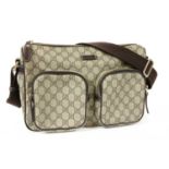 A Gucci beige coated canvas shoulder bag