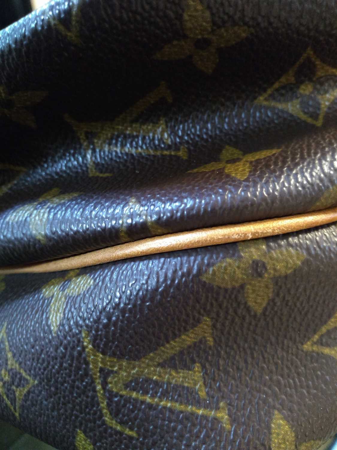 A Louis Vuitton monogrammed canvas 'Reporter' shoulder bag, - Image 7 of 7