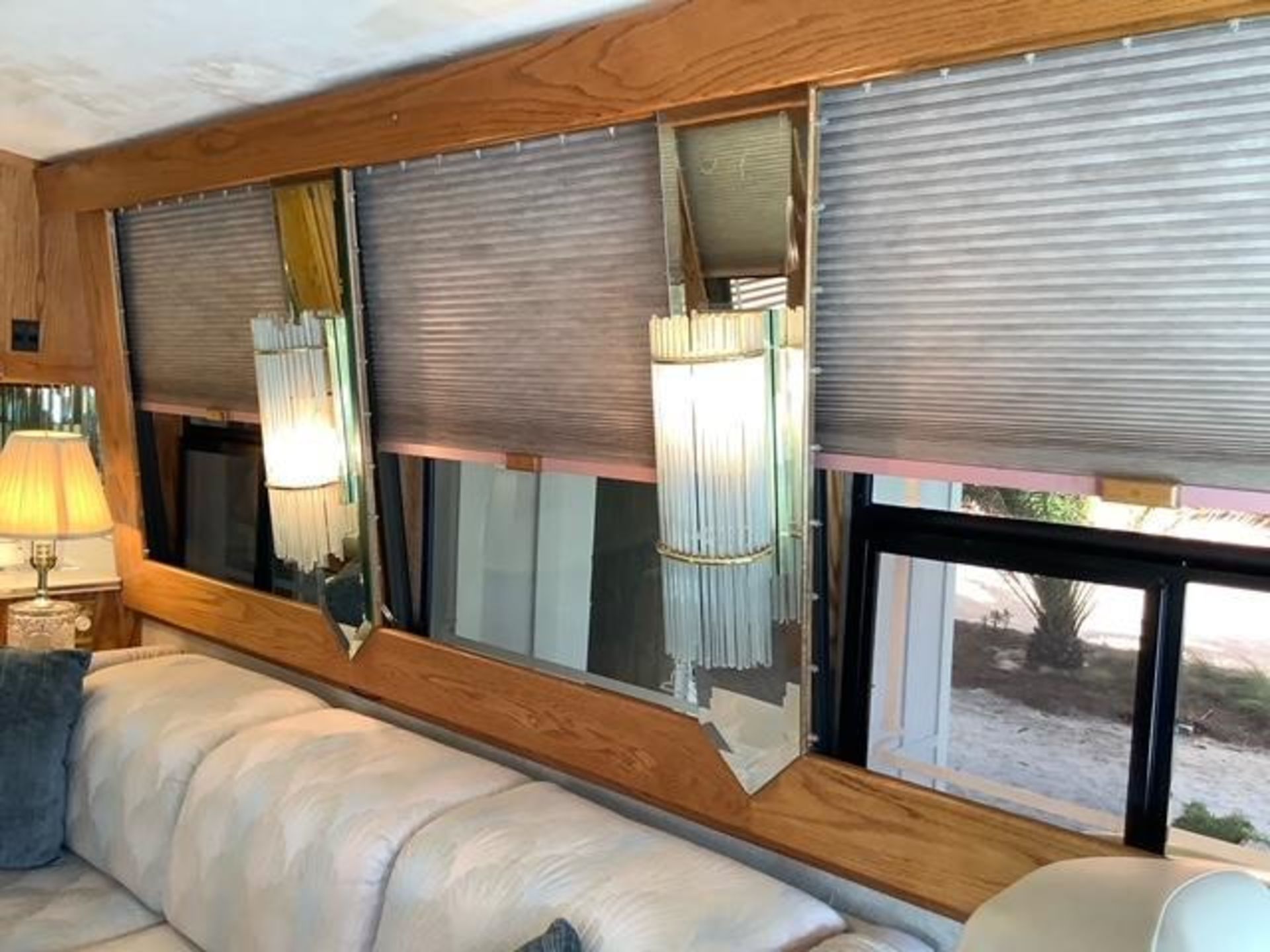 1990 Prevost Le Mirage XL Beaver Coach Conversion Motor Home - Image 32 of 97