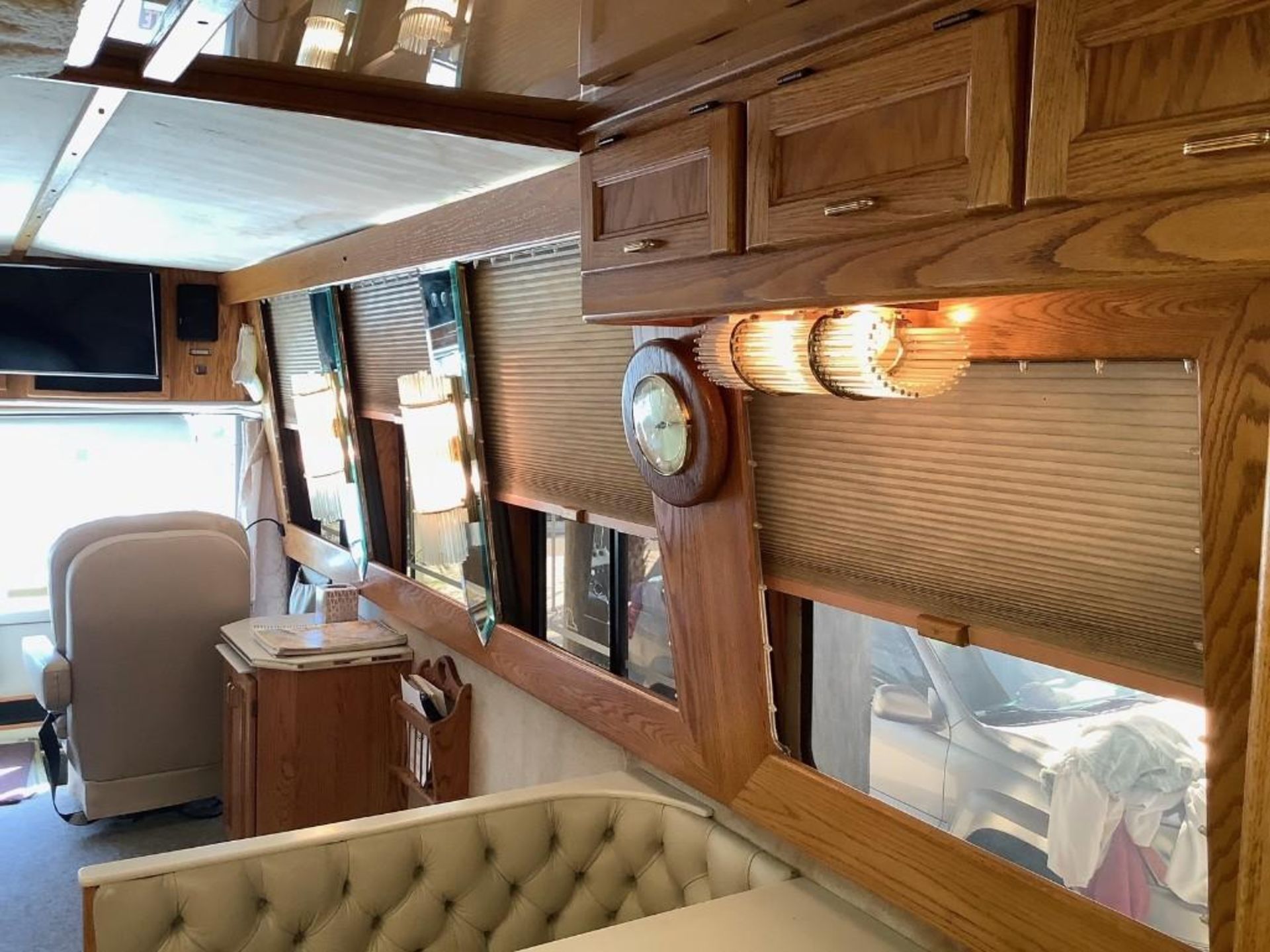 1990 Prevost Le Mirage XL Beaver Coach Conversion Motor Home - Image 59 of 97