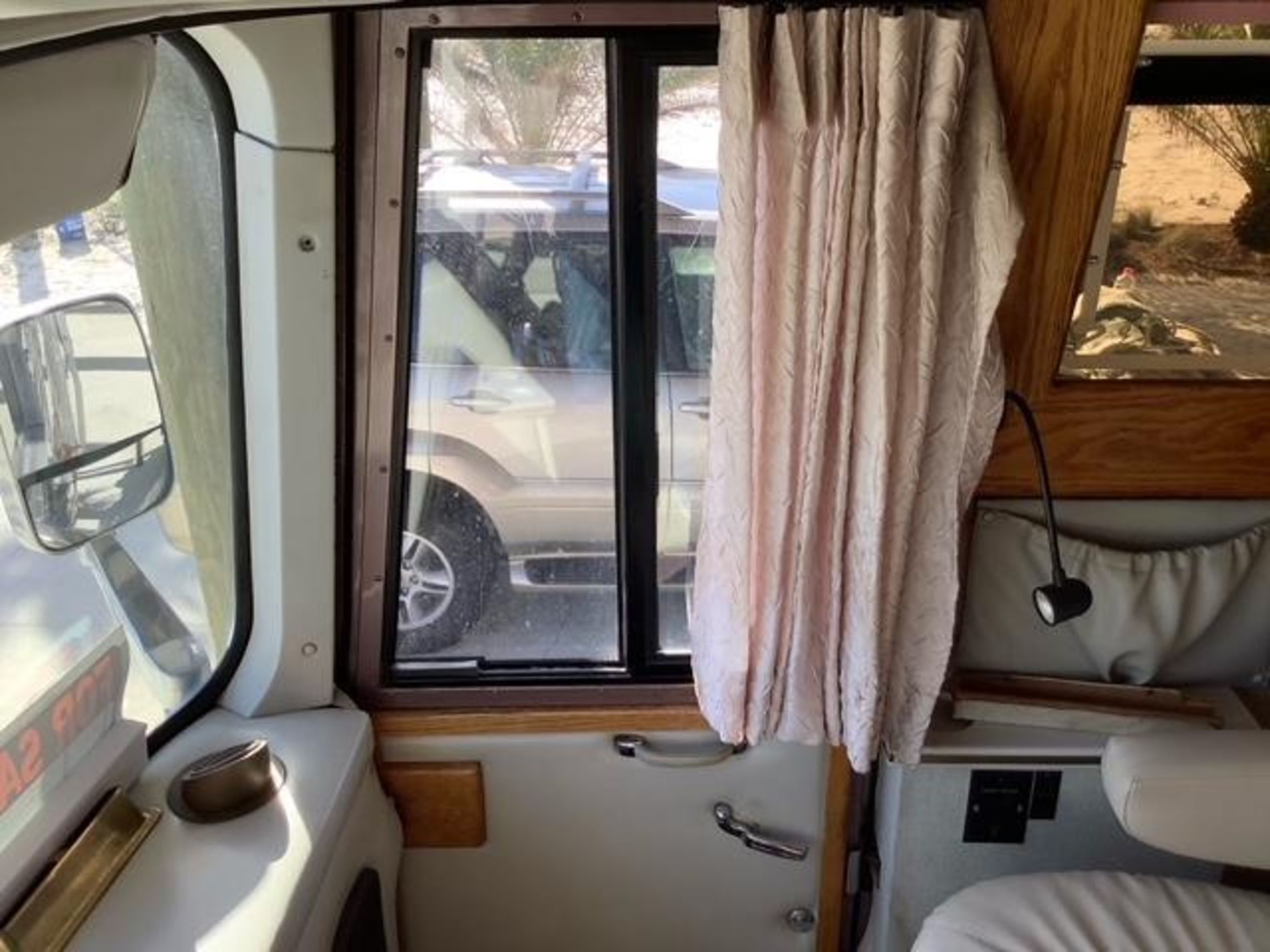 1990 Prevost Le Mirage XL Beaver Coach Conversion Motor Home - Image 30 of 97