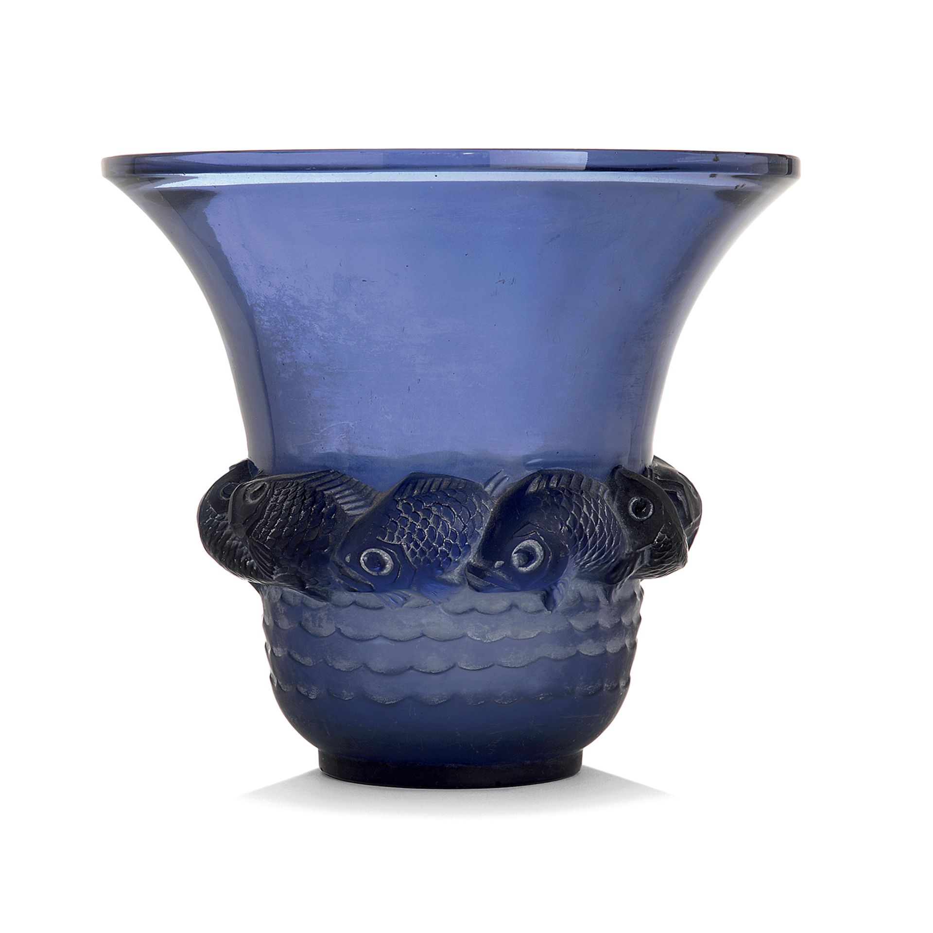 RENÉ LALIQUE (1860-1945) - Vase évasé "Piriac" en verre bleu, décor d'une frise [...]