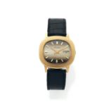 UTIMATIC - ANNEES 70 - Montre bracelet en or jaune sur cuir. - BOÎTIER : coussin [...]
