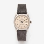 ROLEX - DATE. - REF - 1500. - Montre bracelet en acier sur cuir. - BOÎTIER : [...]