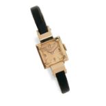 UNIVERSAL GENEVE POUR HERMES - ANNEES 40 - Montre bracelet de dame en or rose et [...]