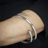 PALOMA PICASSO POUR TIFFANY & C° - BRACELET RIGIDE A ENROULEMENT - Le bracelet [...]