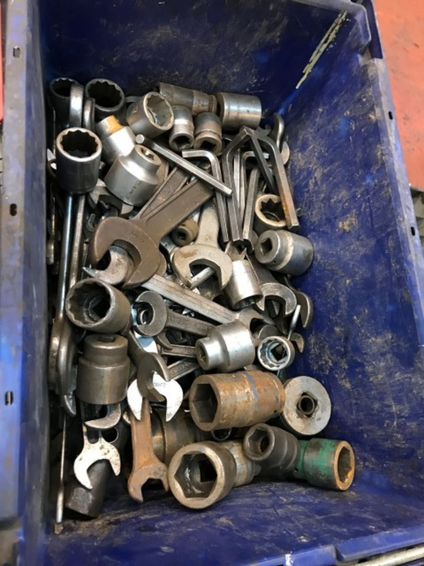 quantity of hand tools - Image 2 of 3