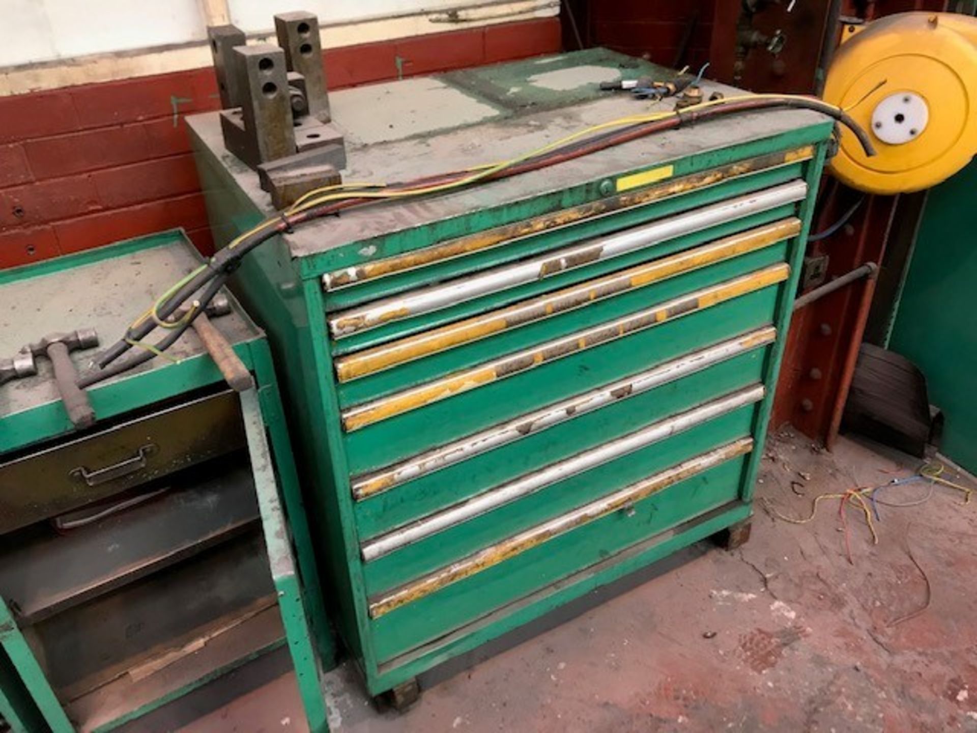 tool cabinet and contents incl. arbors and collets