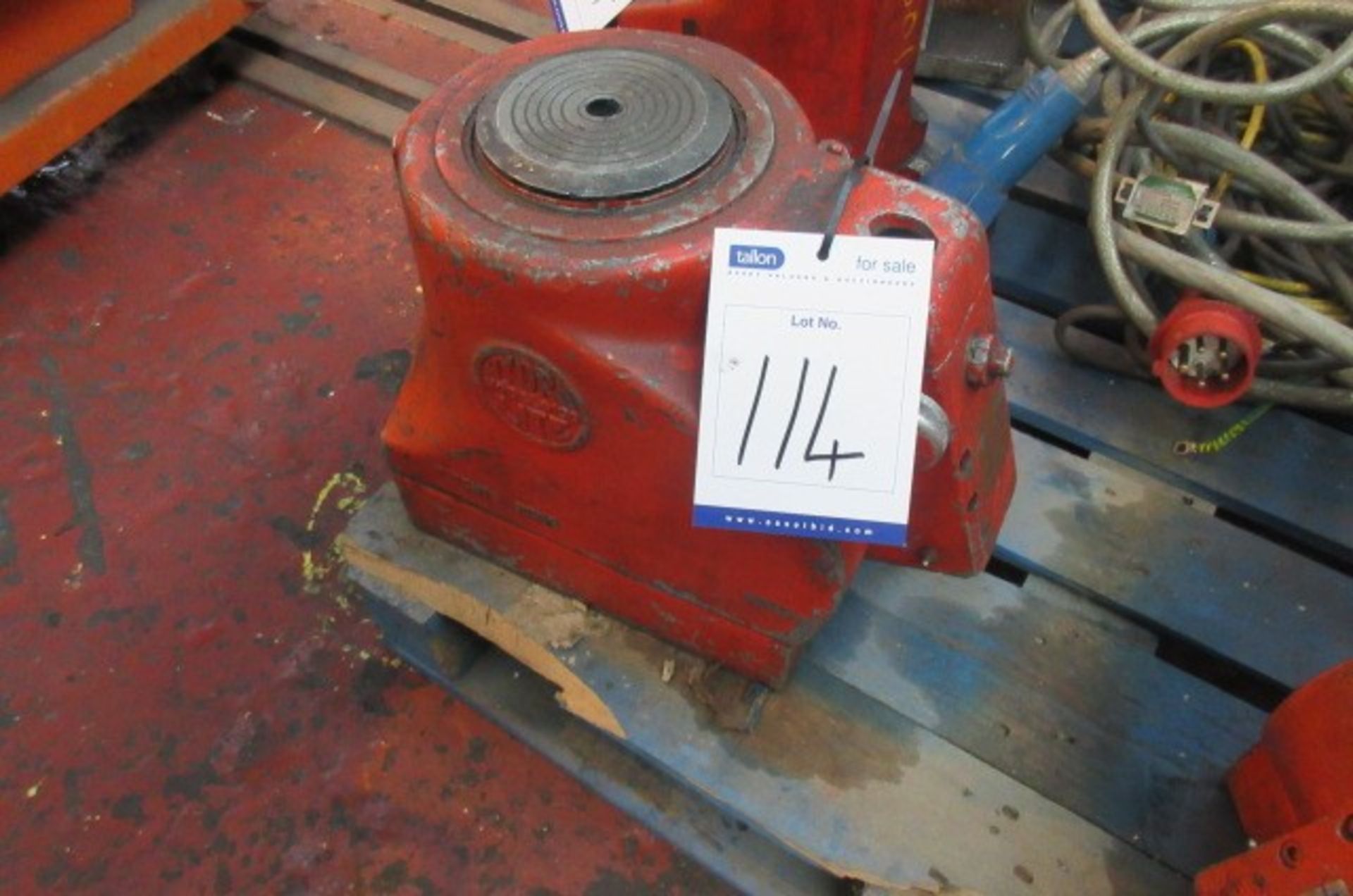 Tangye 6100 HydraLite 100ton machine jack