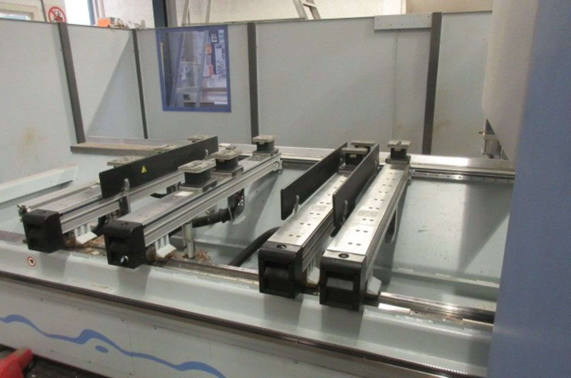 Homag BMG311 Venture 320L 3 axis CNC machining centre (2013) - Bild 2 aus 10