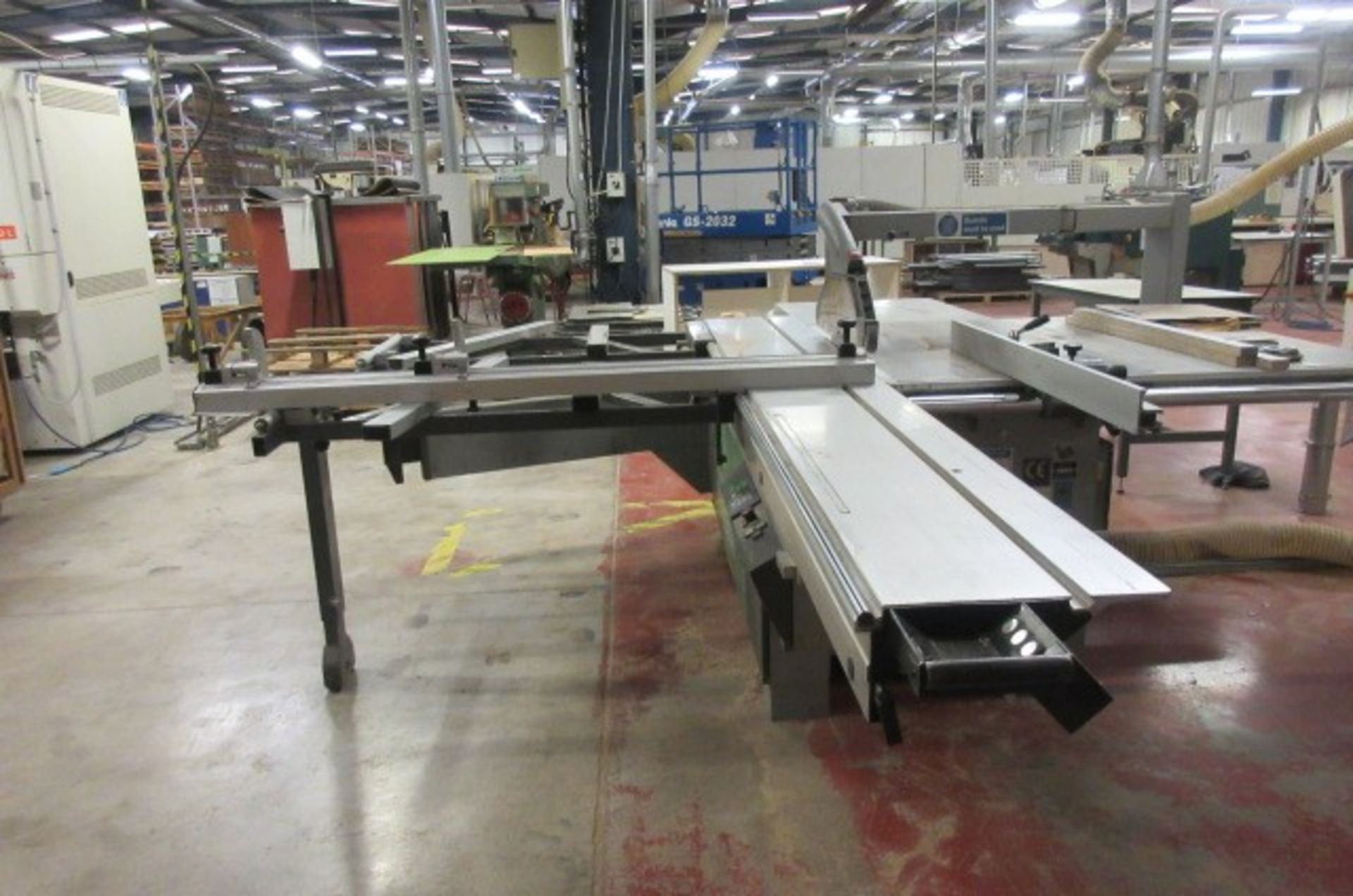 Altendorf F45 table saw with scoring blade.