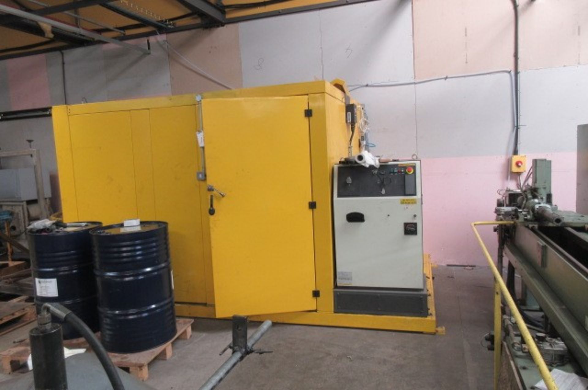 Fanuc Arcmate 100i welding robot (2012), Lincoln S350 rectifier & 4R100 Autodrive wire feed