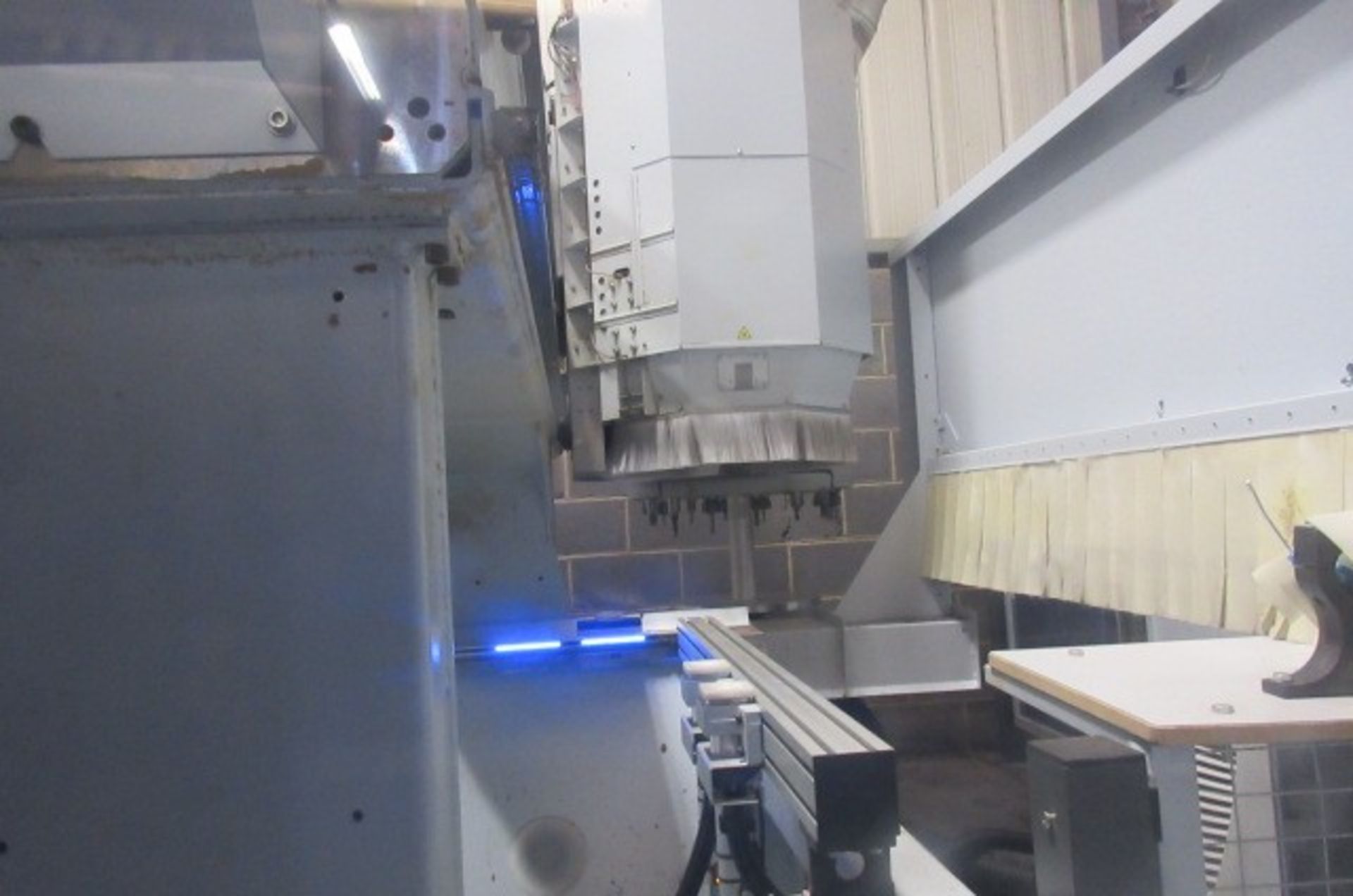 Homag BMG311 Venture 316L 5 axis machining centre (2015) - Image 9 of 11