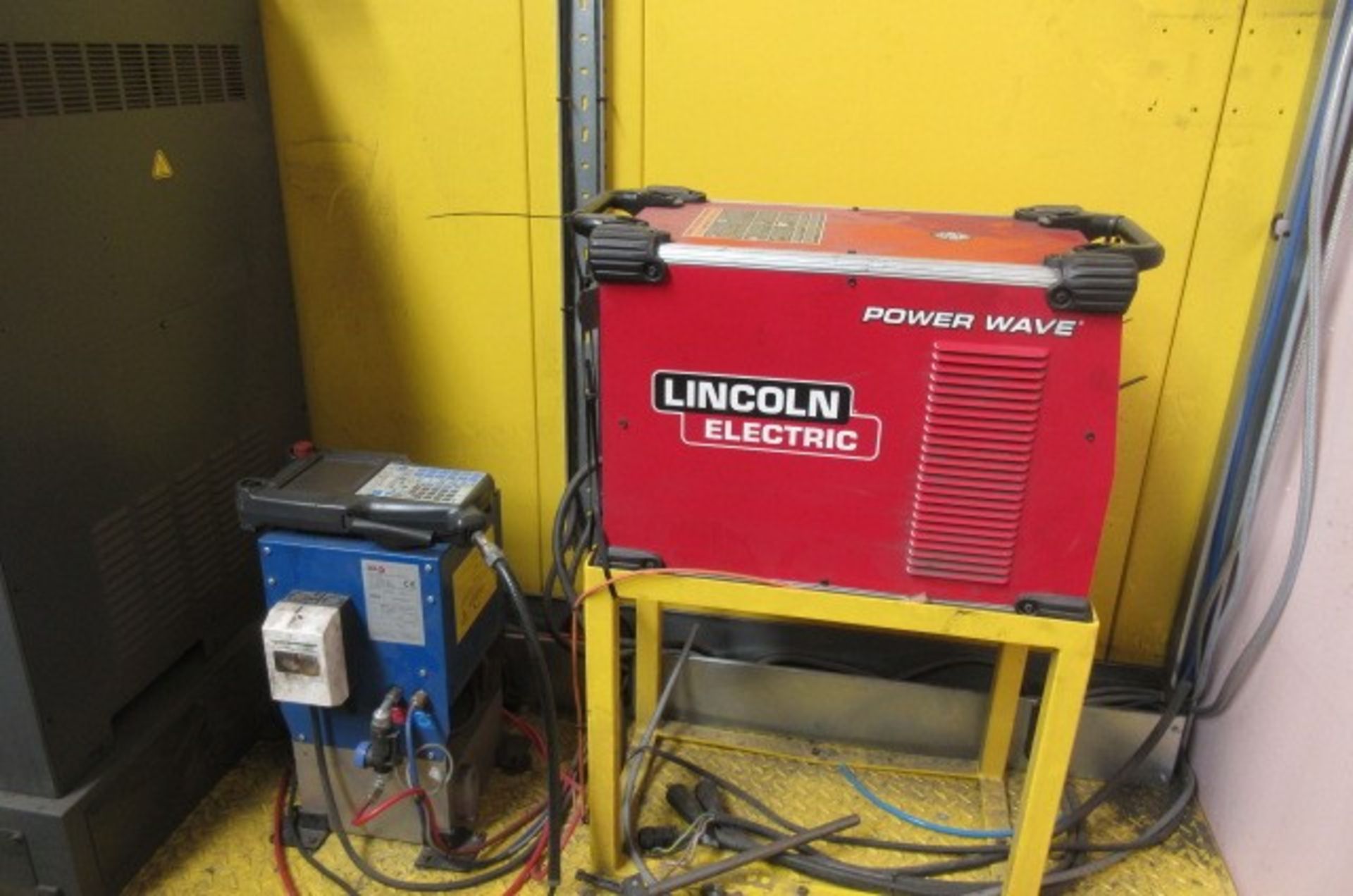 Fanuc Arcmate 100i welding robot (2012), Lincoln S350 rectifier & 4R100 Autodrive wire feed - Image 4 of 12