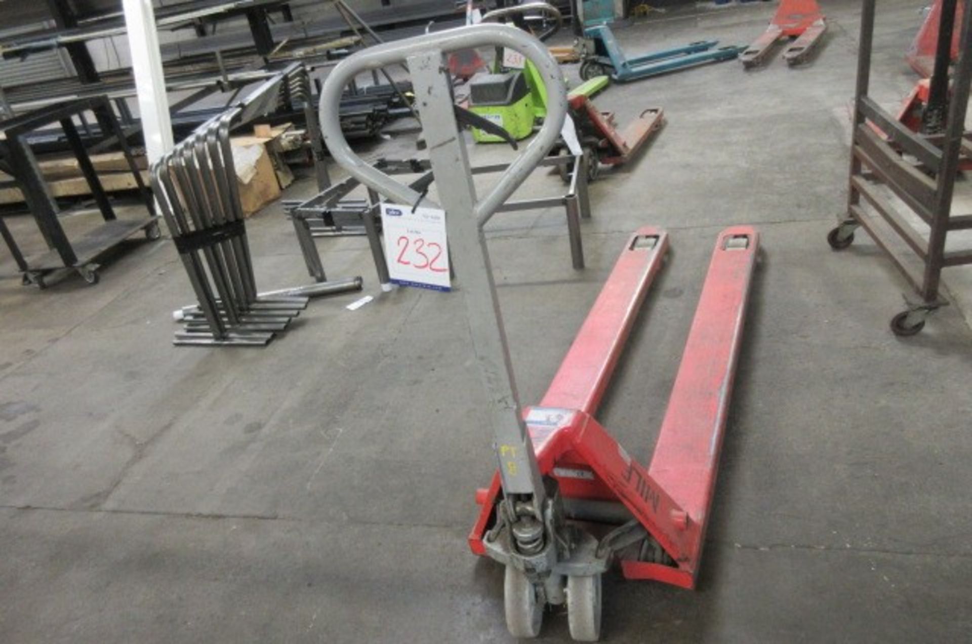 Hand pallet truck with 6' forks
